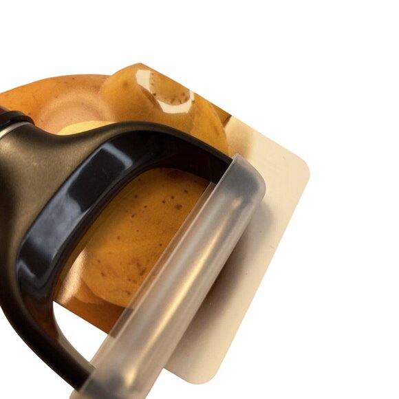 New KitchenAid Y- Peeler Purple Boysenberry KE145OHBRA NEW! - Picture 4 of 6